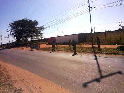 Tras finalizar la misa, el mandatario municipal visitó la tumba del creador del tema la Barca de Oro, donde se le rindió tributo